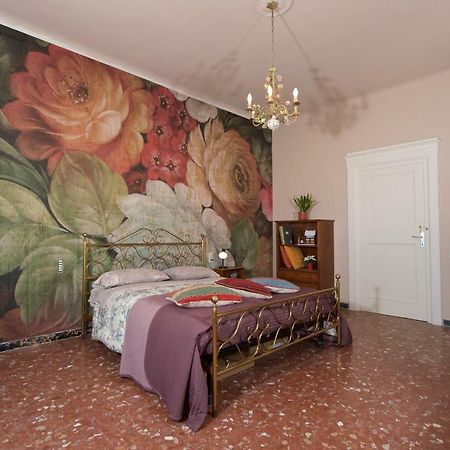 Liberi Mercanti - Guest House Affittacamere ルッカ エクステリア 写真