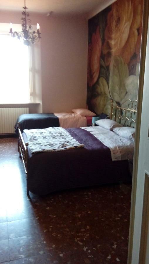 Liberi Mercanti - Guest House Affittacamere ルッカ エクステリア 写真