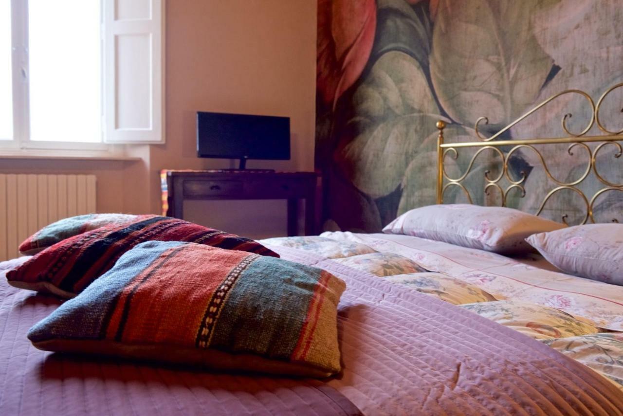 Liberi Mercanti - Guest House Affittacamere ルッカ エクステリア 写真